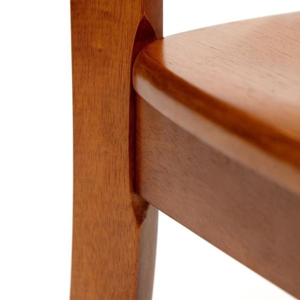 Стул IGLESIAS с твердым сиденьем (mod. D-84E) темное дерево