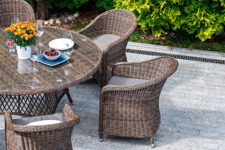 "Равенна" плетеное кресло из искусственного ротанга, коричневый с серо-коричневой подушкой