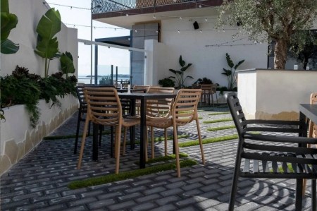 Кресло пластиковое Doga пластик черный Кресло пластиковое Doga пластик черный