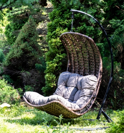 "Виши" подвесное кресло-кокон из искусственного ротанга, цвет коричневый с серо-коричневой подушкой