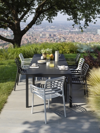 Кресло пластиковое Doga пластик черный Кресло пластиковое Doga пластик черный