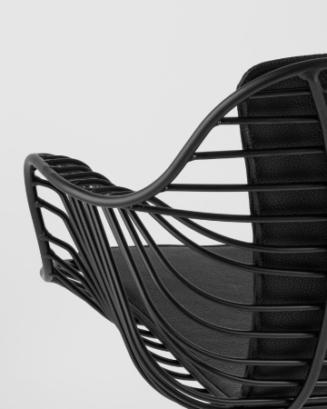 Кресло Thomas черное с черной подушкой