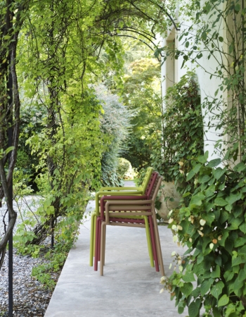 Кресло пластиковое Doga пластик белый Кресло пластиковое Doga пластик белый