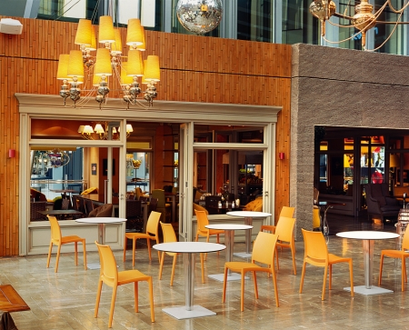 Стул пластиковый Siesta Contract Maya оранжевый