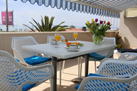 Кресло пластиковое Air XL белое