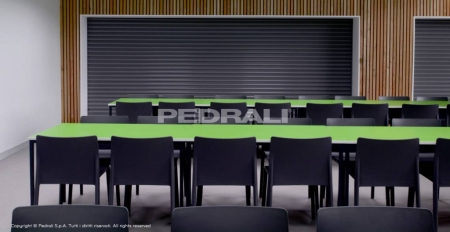 Стул пластиковый Volt черный Стул пластиковый Volt черный