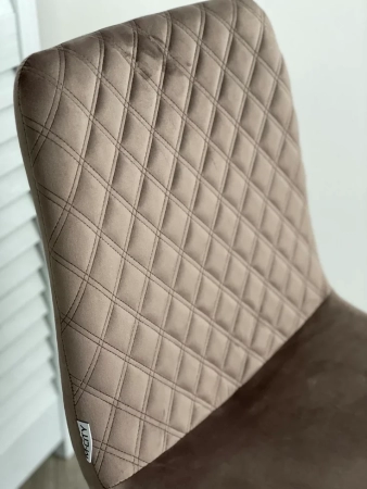 Стул DAIQUIRI BLUVEL-38 латте, велюр