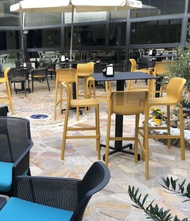 Стул пластиковый барный Net Stool горчичный