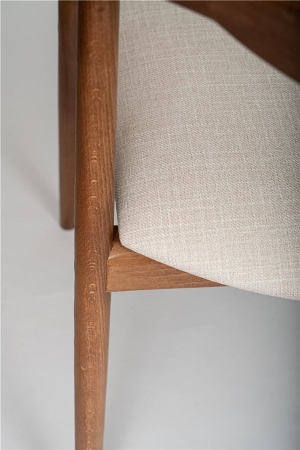 Деревянное полукресло венское Diona светлый орех с мягким сиденьем из бежевой ткани Тесла 01