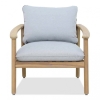 Лаунж-кресло деревянное с серыми подушками Tagliamento Freeport светлое дерево