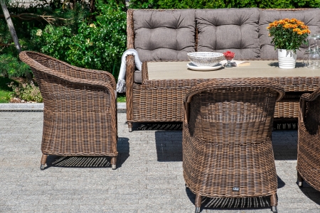 "Равенна" плетеное кресло из искусственного ротанга, коричневый с серо-коричневой подушкой