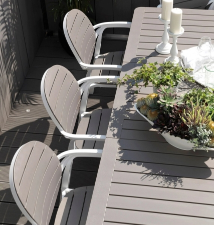 Кресло пластиковое Palma тортора белый